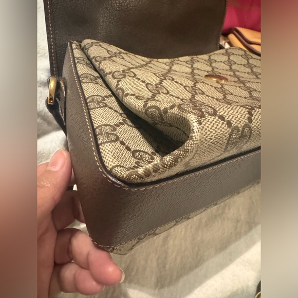 ❌❌SOLD ON FB❌❌Vintage Gucci Crossbody - Picture 6 of 17